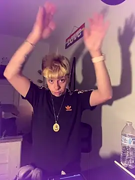 twentywithafelonyy online show from January 21, 2025, 8:52 am