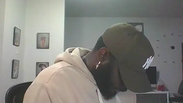 Snapshot of Stayinalive1992 chatting on November 7, 2025, 2:38 am Stayinalive1992 online show from November 7, 2025, 2:38 am