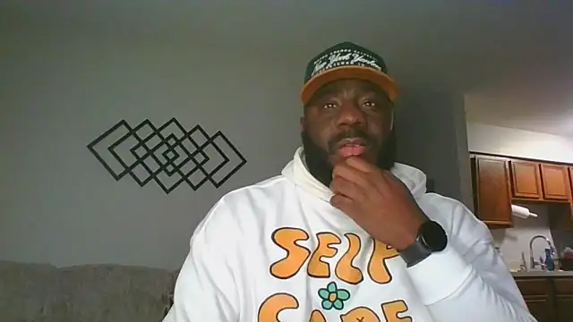 Snapshot of Stayinalive1992 chatting on December 19, 2025, 3:32 am Stayinalive1992 online show from December 19, 2025, 3:32 am