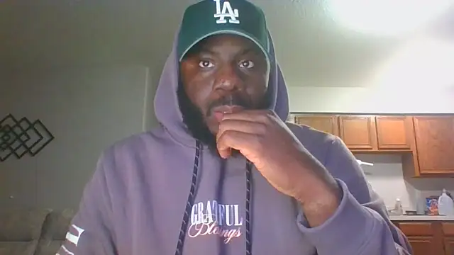 Snapshot of Stayinalive1992 chatting on October 28, 2025, 1:17 am Stayinalive1992 online show from October 28, 2025, 1:17 am