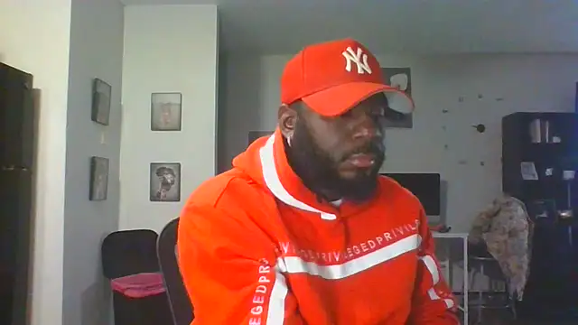 Snapshot of Stayinalive1992 chatting on October 29, 2025, 2:54 am Stayinalive1992 online show from October 29, 2025, 2:54 am