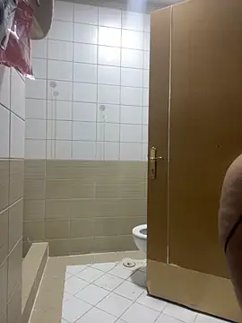 Layla-daloua online show from November 22, 2025, 12:10 am