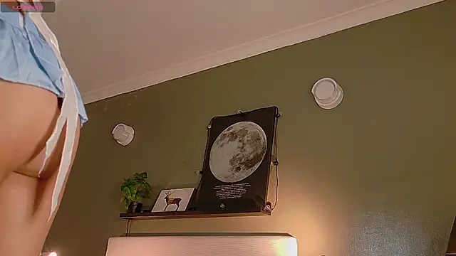 ParisFox  online show from October 17, 2025, 8:10 pm