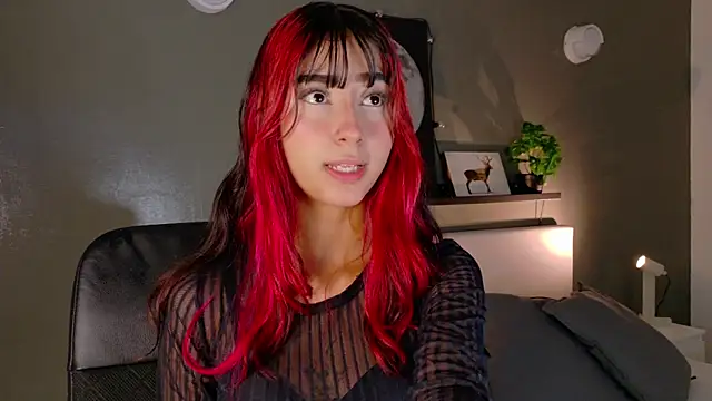 ParisFox  online show from October 21, 2025, 7:35 pm