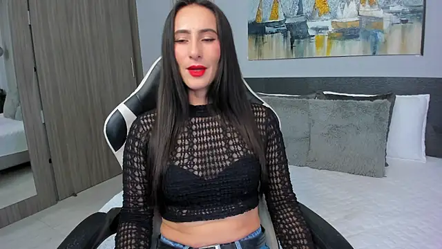 SaraGomez1 online show from May 18, 2026, 12:32 pm