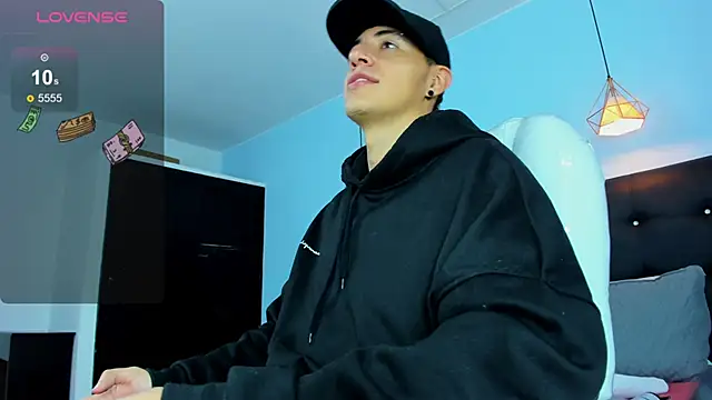 Lobo 17  online show from December 5, 2025, 3:49 am