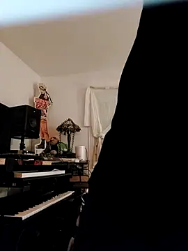 Snapshot of QcMisterv13 chatting on February 10, 2026, 1:15 am QcMisterv13 online show from February 10, 2026, 1:15 am