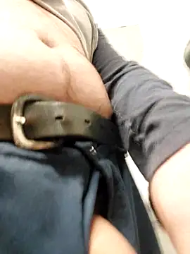 Snapshot of QcMisterv13 chatting on December 19, 2025, 5:48 pm QcMisterv13 online show from December 19, 2025, 5:48 pm