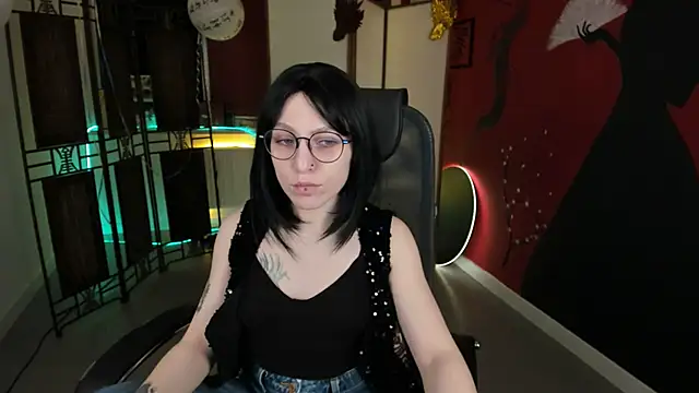 AphexQueen online show from March 12, 2025, 1:08 pm