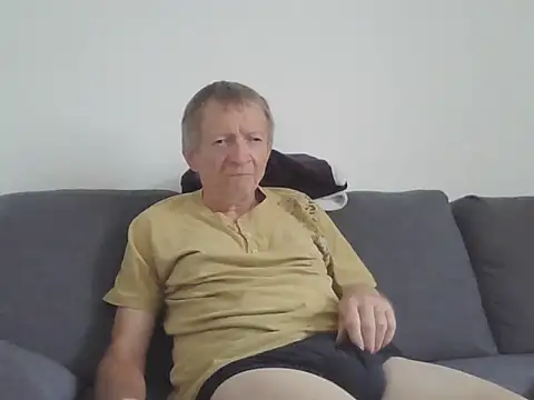naturiste974 online show from May 5, 2026, 3:26 pm