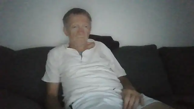 naturiste974 online show from June 16, 2026, 7:58 pm
