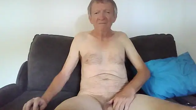 naturiste974 online show from January 7, 2026, 8:19 am