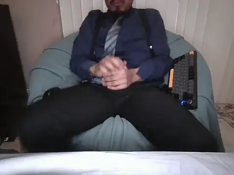 Snapshot of Slutpupdmv chatting on March 15, 2026, 10:17 pm Slutpupdmv online show from March 15, 2026, 10:17 pm