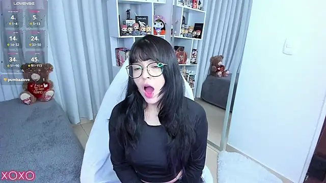 misshoneyxxx online show from March 1, 2026, 11:43 am