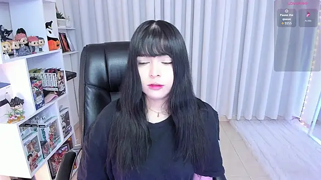 misshoneyxxx online show from October 7, 2025, 4:46 am