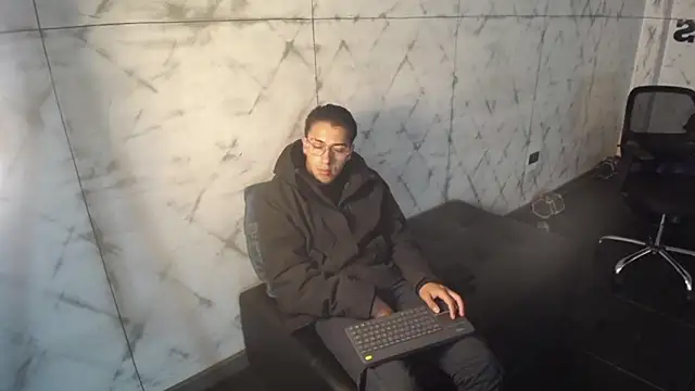 Andy Joy  online show from November 8, 2025, 11:25 am