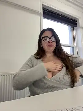 Miss Stassi online show from January 6, 2025, 9:08 am