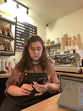 cinnabon  online show from October 6, 2025, 12:28 pm