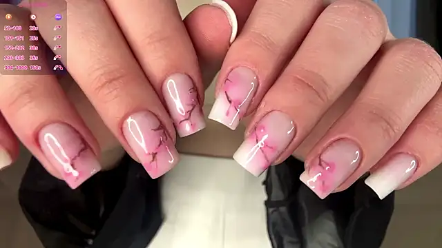 LindaFarmer online show from November 24, 2025, 3:50 am