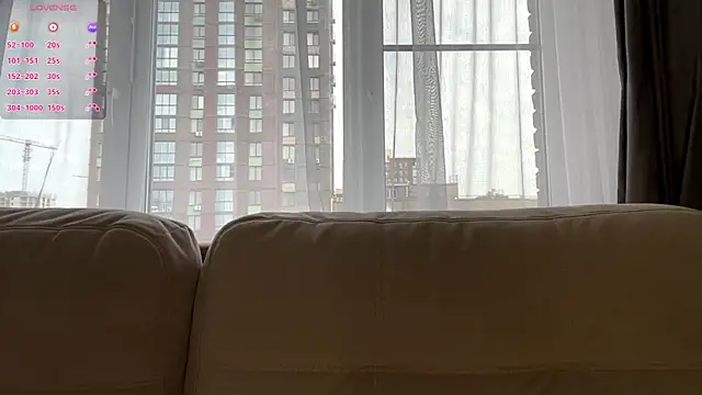 LindaFarmer online show from September 17, 2025, 4:25 am