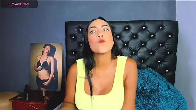 Snapshot of catalinamuss_ chatting on June 11, 2026, 5:32 pm catalinamuss online show from June 11, 2026, 5:32 pm