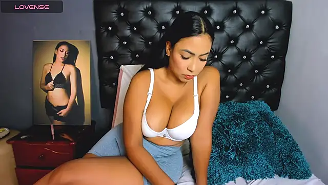 Snapshot of catalinamuss_ chatting on May 12, 2026, 5:52 pm catalinamuss online show from May 12, 2026, 5:52 pm