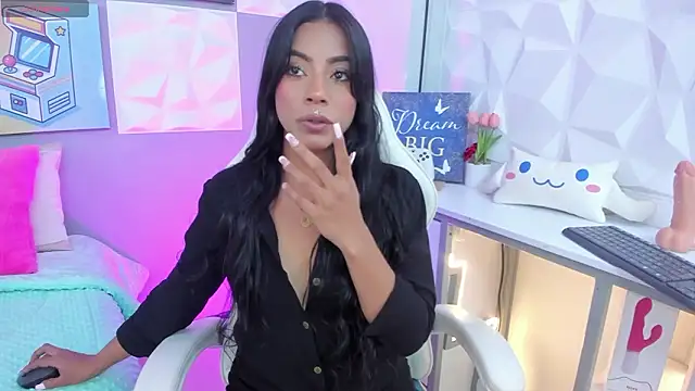 Amber villalobos  online show from March 24, 2026, 4:12 am