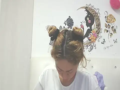 catalinadiaz666 online show from March 29, 2026, 4:47 am