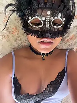 Snapshot of Bella_Luna18 chatting on February 19, 2026, 5:32 pm Bella Luna18 online show from February 19, 2026, 5:32 pm