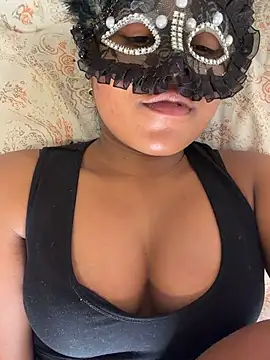 Snapshot of Bella_Luna18 chatting on February 12, 2026, 7:13 pm Bella Luna18 online show from February 12, 2026, 7:13 pm