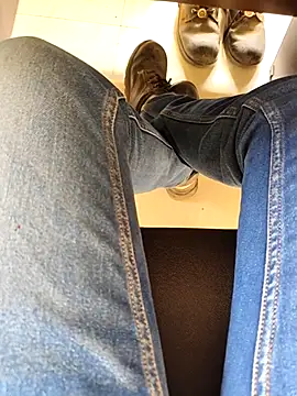 Snapshot of Ishan003 chatting on March 8, 2026, 9:56 am Ishan003 online show from March 8, 2026, 9:56 am