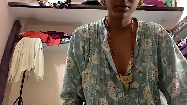 Shalu79 online show from July 4, 2026, 4:52 am
