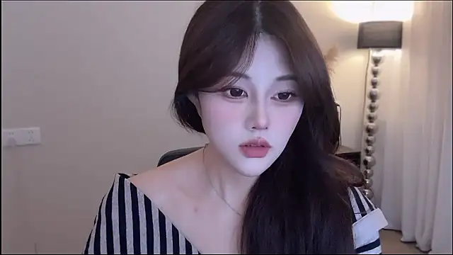 Strawberrybabyy1 online show from December 3, 2025, 3:44 pm