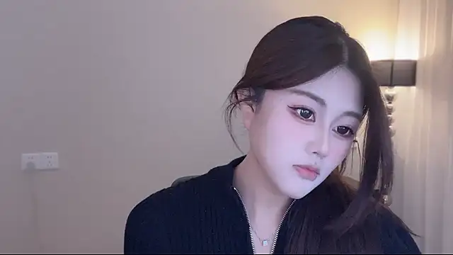 Strawberrybabyy1 online show from January 19, 2026, 1:59 pm