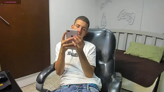 JackSwan18 online show from September 28, 2025, 4:30 am