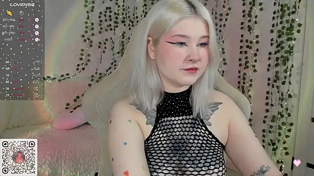 chillycharm online show from January 15, 2025, 3:33 am