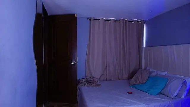 Shenoa1 online show from October 20, 2025, 11:55 am