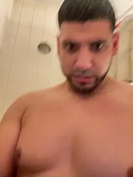 Insaneskillzz69 online show from April 13, 2026, 8:35 pm