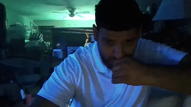 Insaneskillzz69 online show from April 21, 2026, 2:01 pm