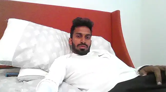 skinny  boy   online show from February 25, 2025, 9:04 pm