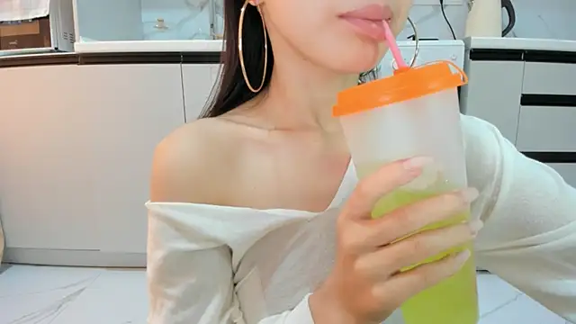 Mia Meow  online show from July 29, 2026, 9:19 am