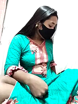 Snapshot of Etha-Moni chatting on February 6, 2025, 6:02 pm Etha-Moni online show from February 6, 2025, 6:02 pm