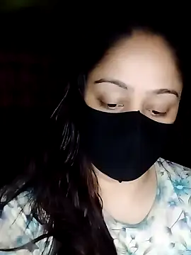 Snapshot of Etha-Moni chatting on February 17, 2026, 4:59 pm Etha-Moni online show from February 17, 2026, 4:59 pm