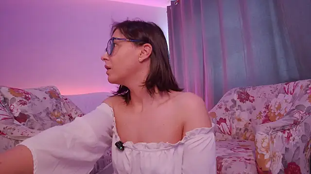 SophieeRain online show from August 2, 2026, 3:38 am