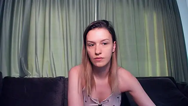Snapshot of LaraStone69 chatting on June 28, 2026, 5:47 am LaraStone69 online show from June 28, 2026, 5:47 am