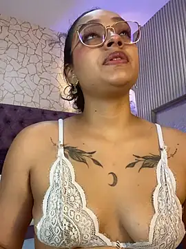 EMILYY FOXY online show from July 9, 2026, 7:02 pm