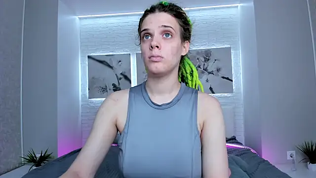 KIKI Krash online show from October 15, 2025, 10:45 am