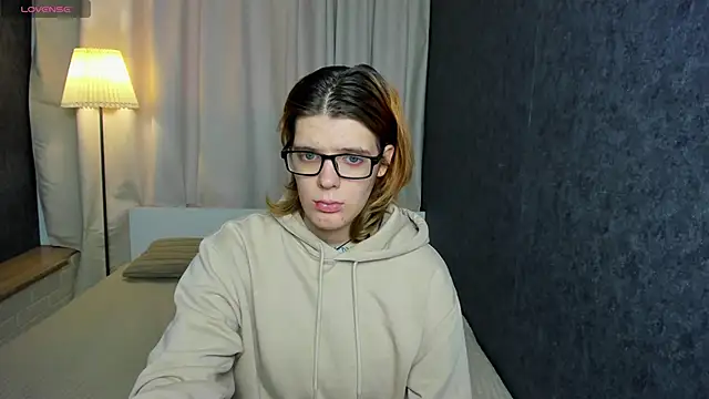 KIKI Krash online show from March 8, 2025, 10:22 am