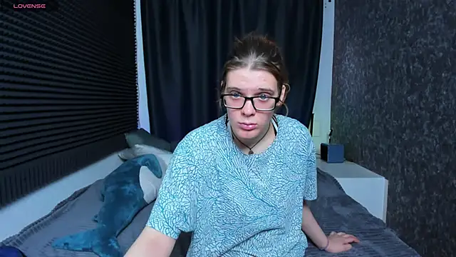 KIKI Krash online show from March 18, 2025, 10:28 am