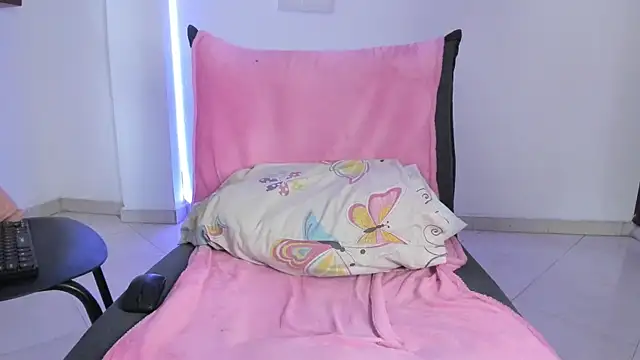 anniesweet- online show from January 5, 2026, 5:27 pm